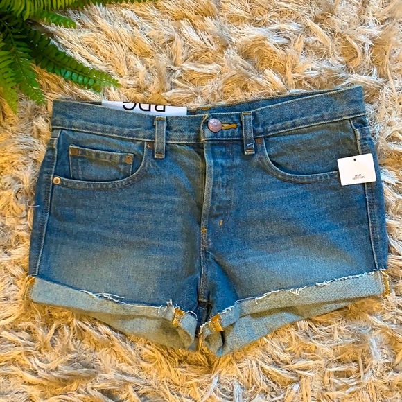 ✨NWT✨ Urban Outfitters BDG blue jean shorts - Picture 1 of 4